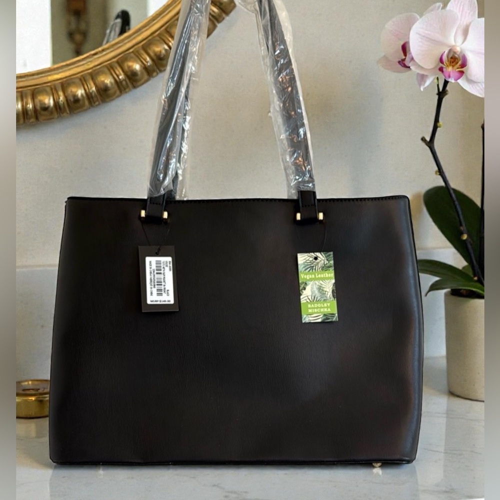 NWT Badgley Mischka Black Shoulderbag - Picture 4 of 5
